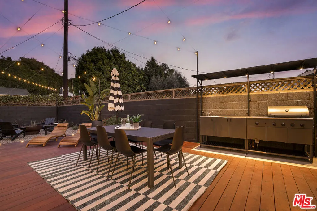 3744 Redwood Avenue, Los Angeles, California 90066 home-pic-38